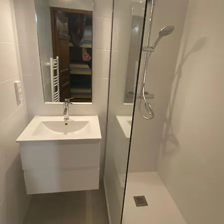 Apartment Confortable Proche Centre, Vue Vallee - Fr-1-693-61 *